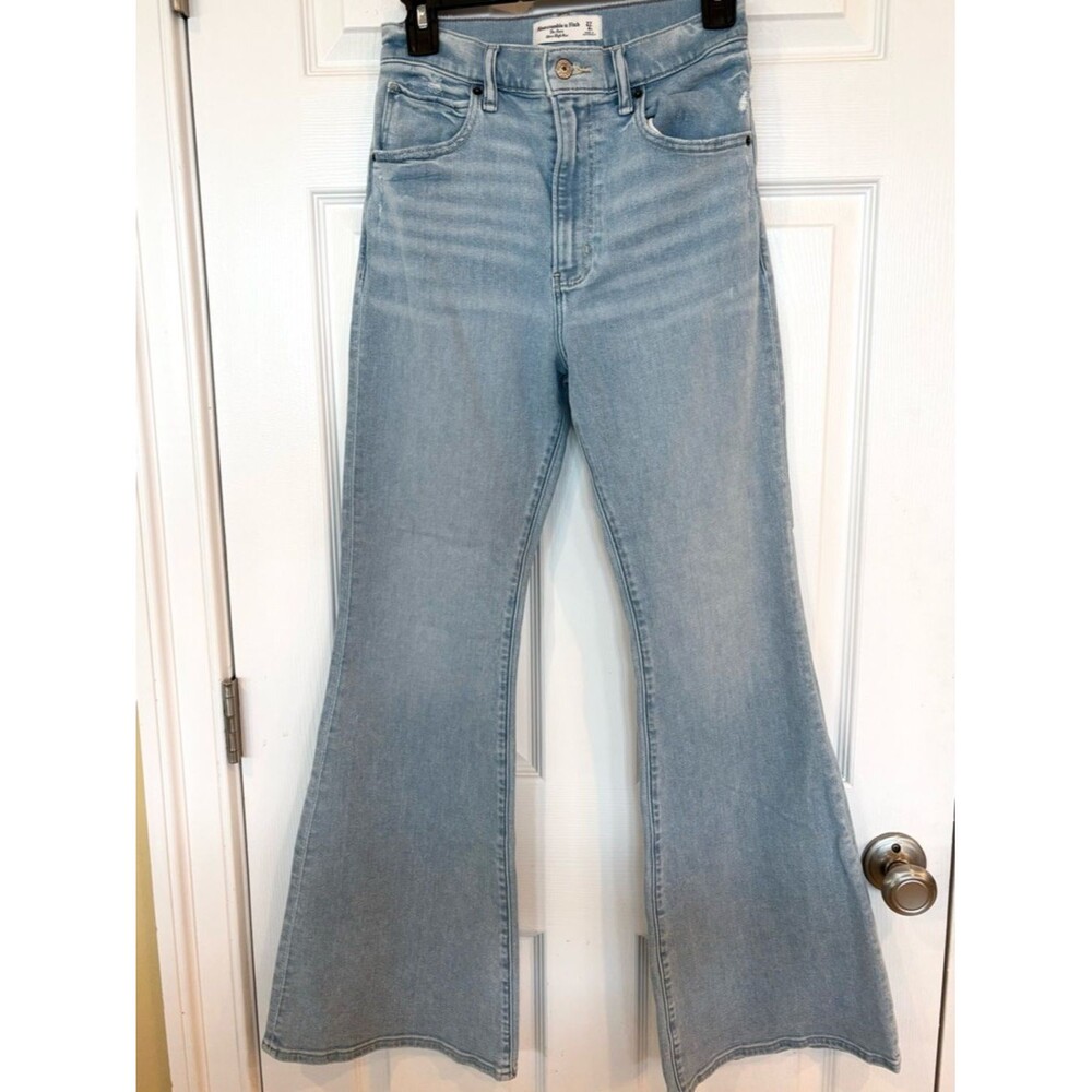 Abercrombie Ultra High Rise Flare Jeans Light Wash Size 27 Regular